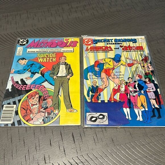 Lot of 2 DC Comics Secret Origins and Suicide Watch - Picture 2 of 5